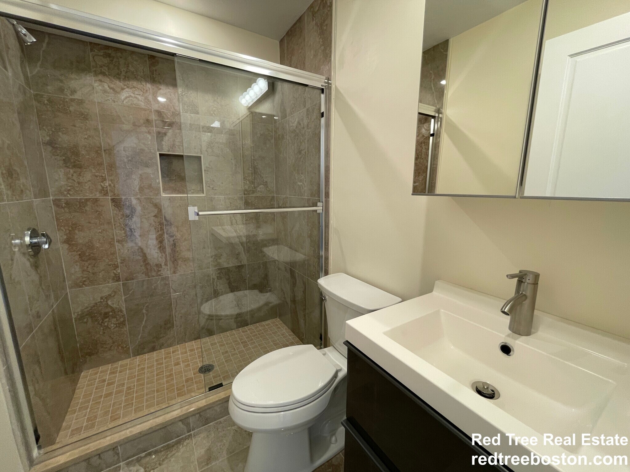 Building Photo - 1028a Commonwealth Ave