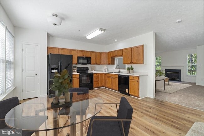Building Photo - 7022 Dasher Farm Ct