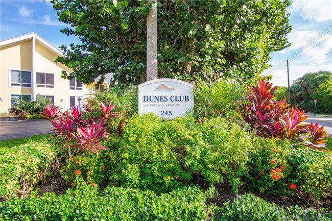 Building Photo - 245 NE MacArthur Blvd