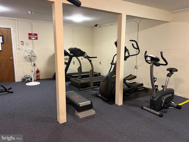Community work-out room - 7 Rockford Rd