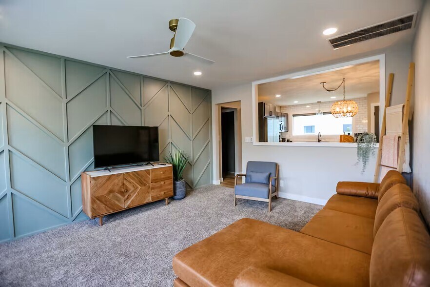 Building Photo - 2601 W 13th St