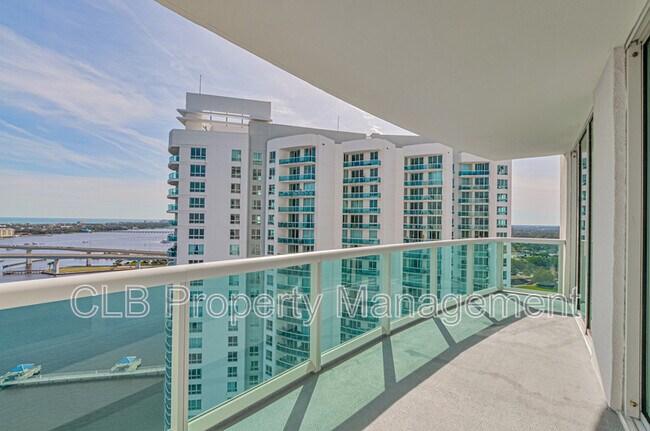 Building Photo - 241 Riverside Dr