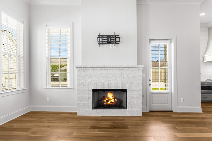 Building Photo - 10758 Moss Grove Ln