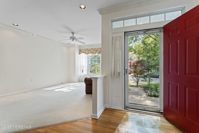 Building Photo - 5 Mulberry Ln