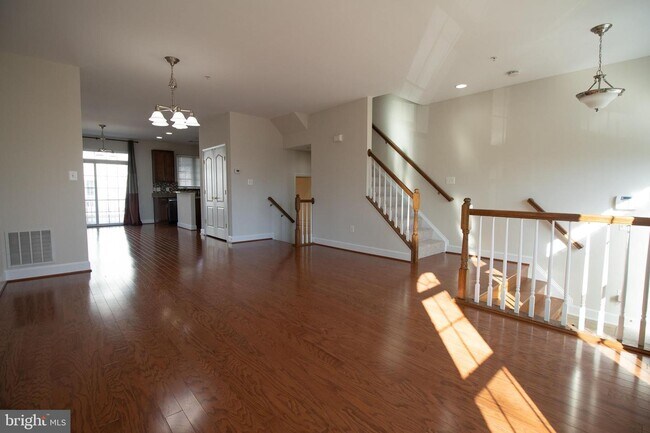 Building Photo - 522 Jurgensen Pl