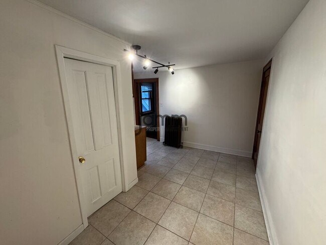 Building Photo - 12611 Franklin Blvd