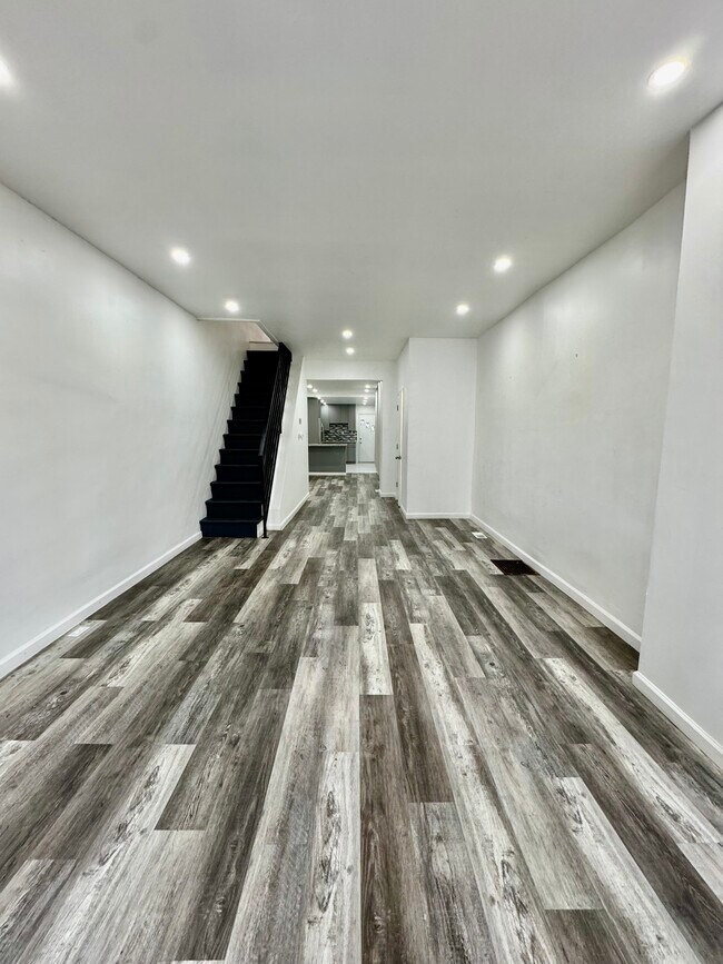 Building Photo - 1828 E Orleans St