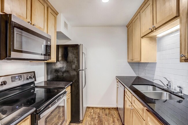 Building Photo - 415 Hawthorne St