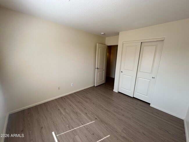 Building Photo - 42406 W Sunland Dr