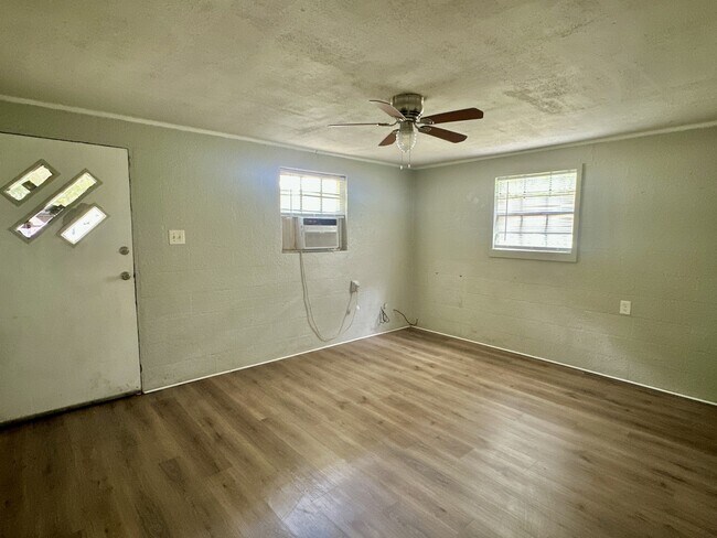 Building Photo - 508 S Martin Luther King Jr Dr