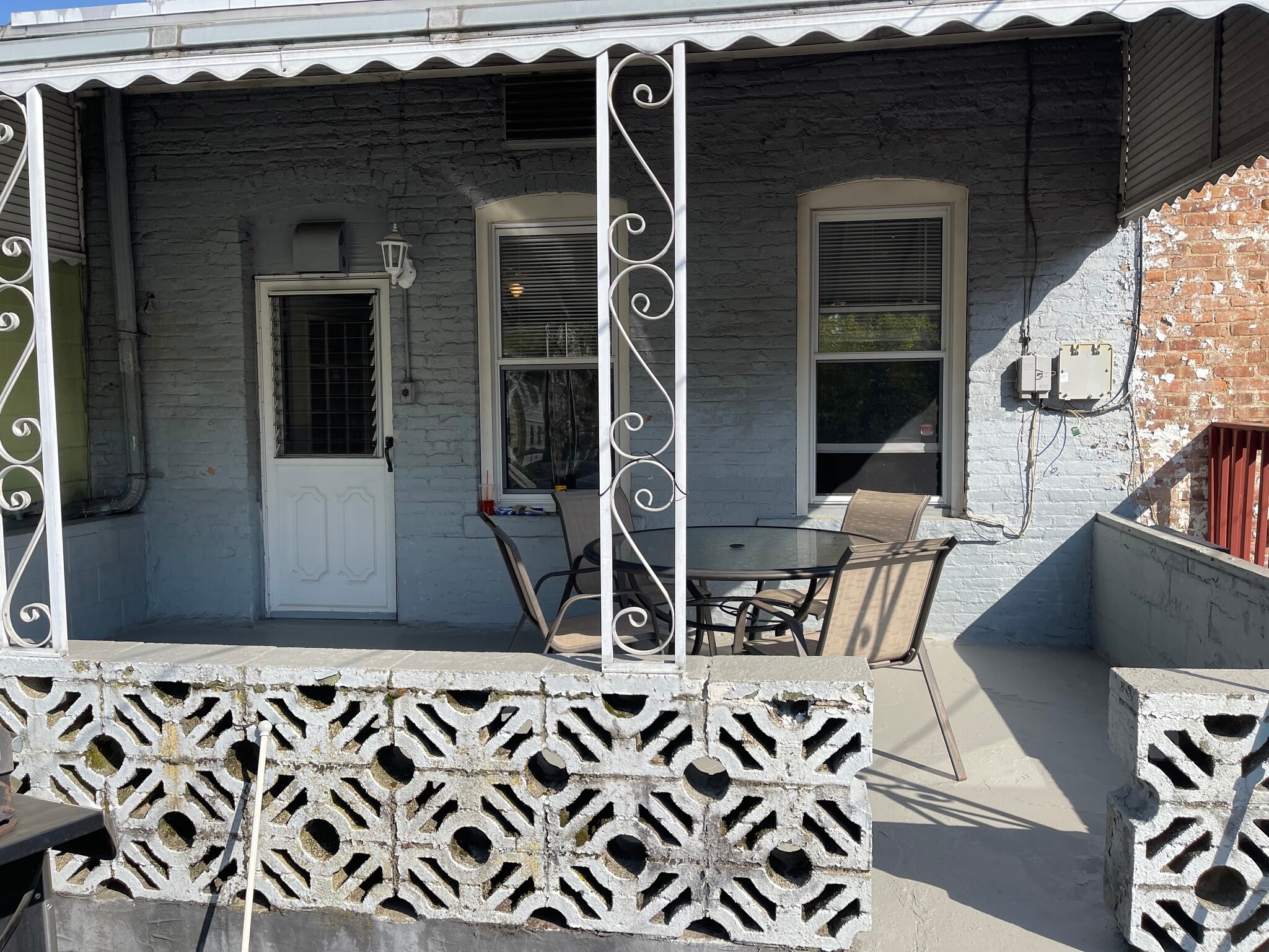 Outdoor space - 1049 Avenue C