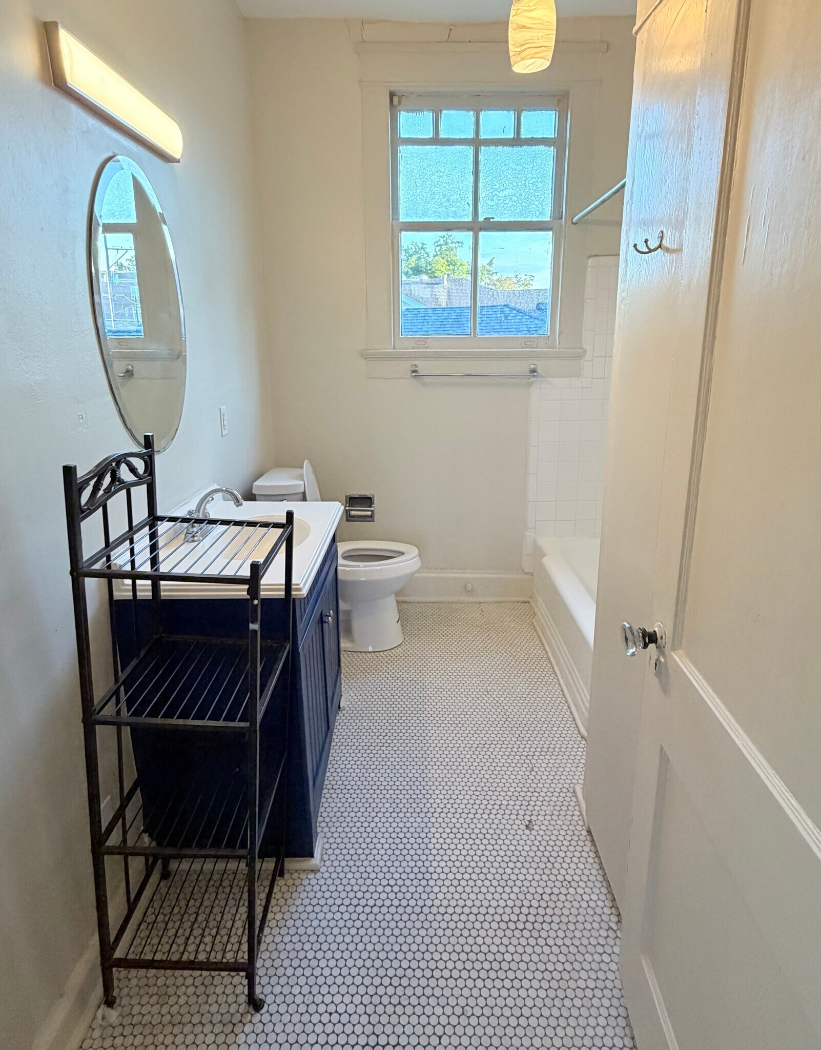 Bathroom Image #2 - 2037 Joseph St
