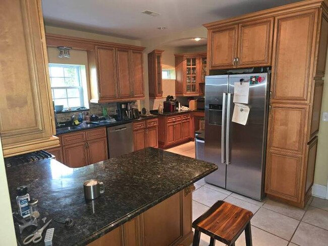 Building Photo - Deeded Boat Slip Comes with Home in Gated ...
