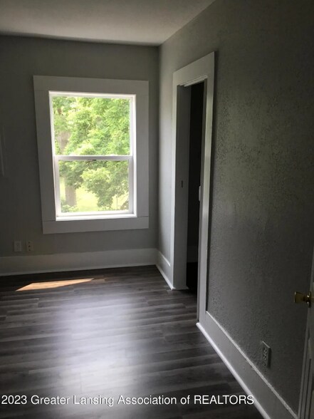 Building Photo - 1037 E Oakland Ave