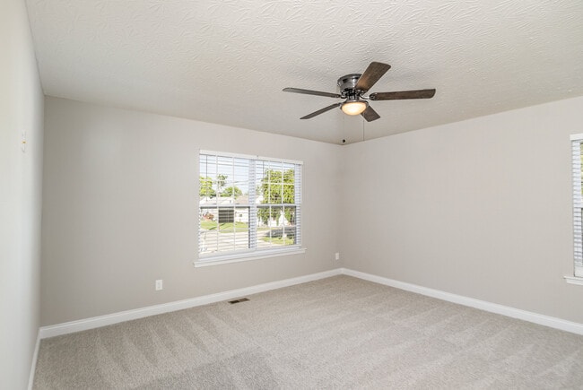 Building Photo - 505 Station Ct