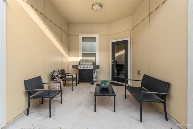 Building Photo - 25 West St