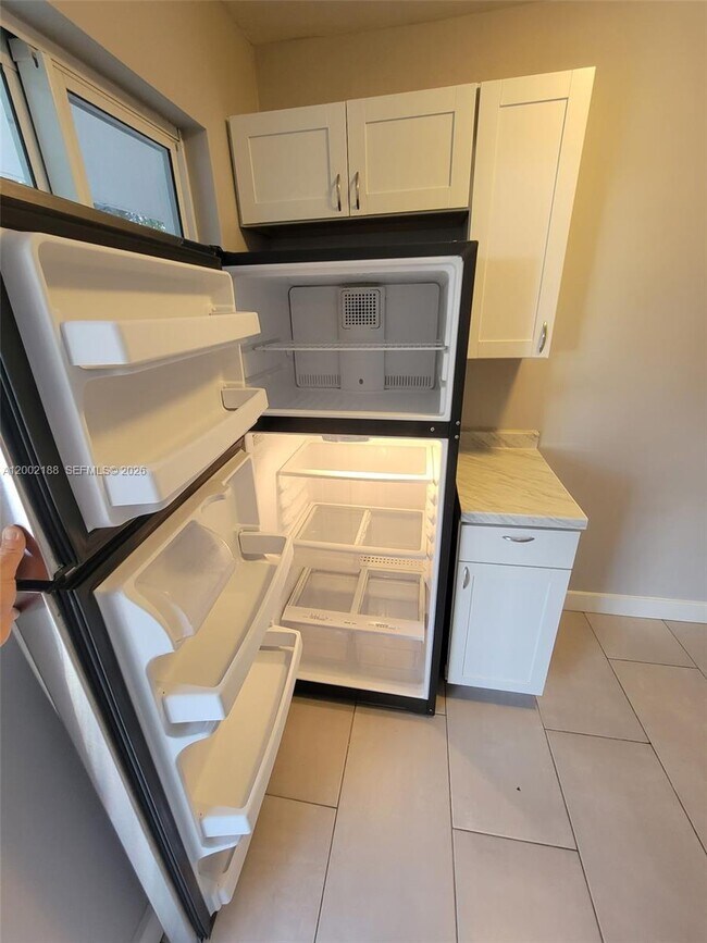 Building Photo - 1140 NW 1st Pl