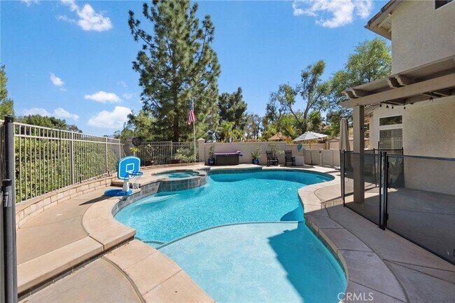 Building Photo - 43540 Corte Benisa