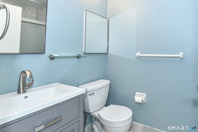 Building Photo - 28 Mill Hill Rd