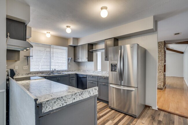 Building Photo - Charming 3 Bed, 2 Bath Single-Story Home in Richardson, TX - Available for Lease!