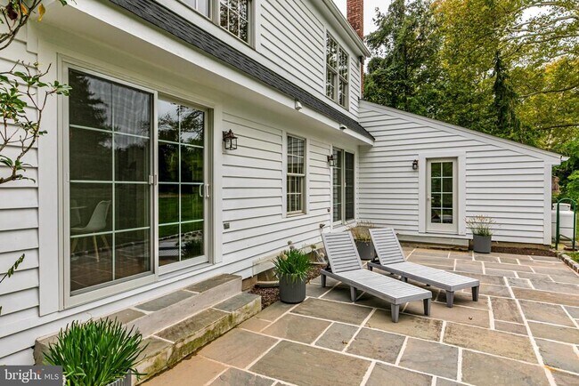 Building Photo - 3051 Lawrenceville Rd