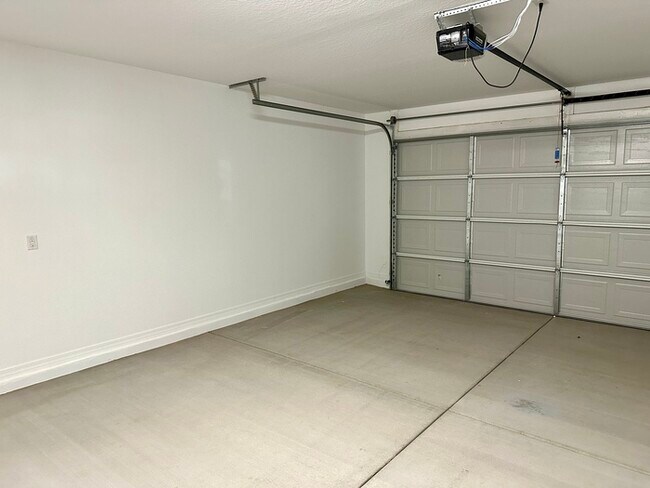 Building Photo - Fantastic 10 month new Taylor Morrison hom...