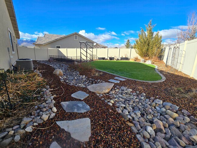 Building Photo - Executive home located on a quiet cul-de-s...