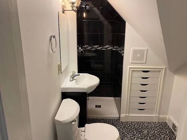 Building Photo - Click the “Apply Now” button or email wapmrentals@gmail.com for a prompt response.