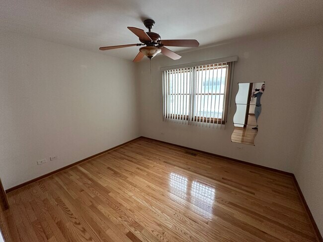Building Photo - 2605 N 76th Ave