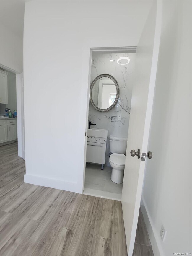 Building Photo - 60-80 54th Pl