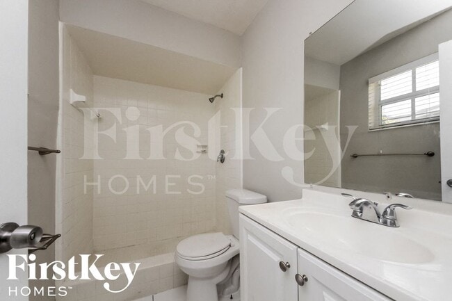 Building Photo - 2220 NW 44th Ave