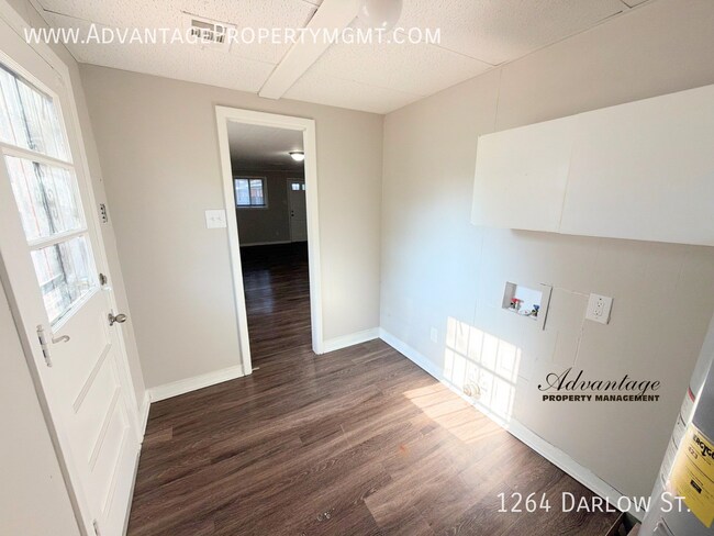Building Photo - 1264 Darlow St