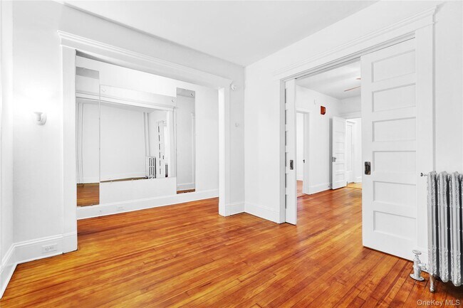 Building Photo - 158 Dubois St