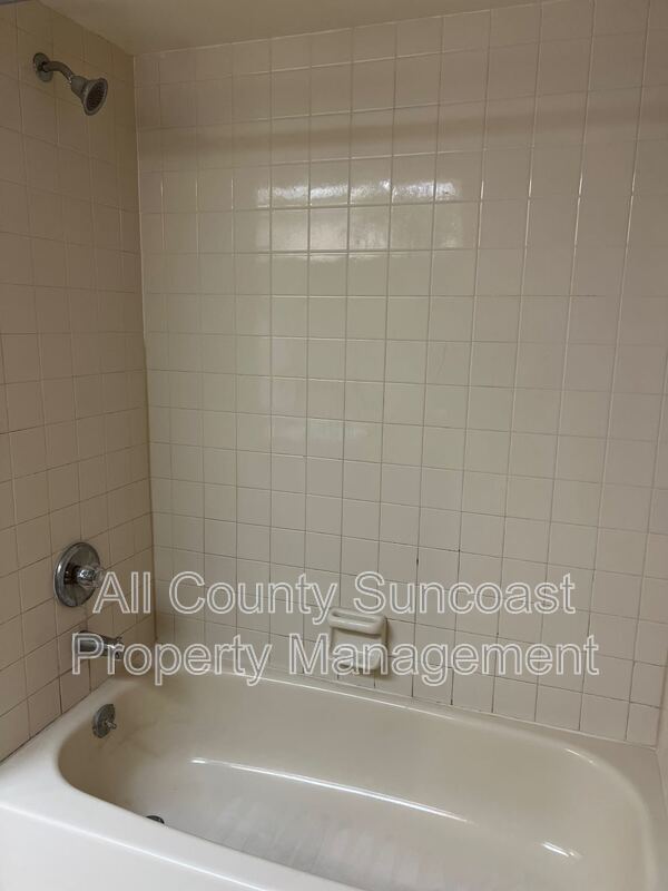 Building Photo - 2643 Country Grove Blvd