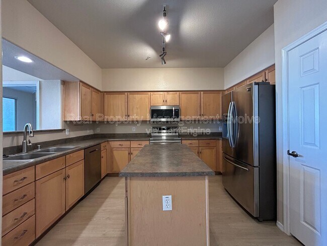Building Photo - 425 W Rio Salado Pkwy