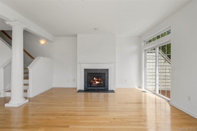 Building Photo - 402 Waterview Dr