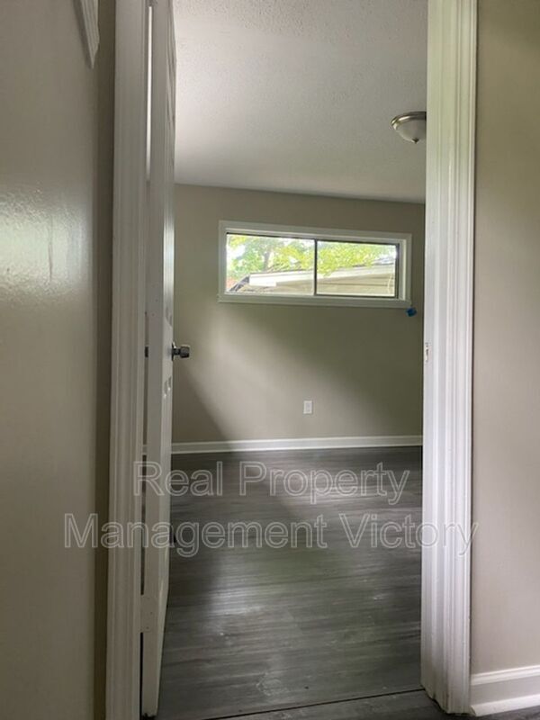 Building Photo - 1520 33rd St Ensley