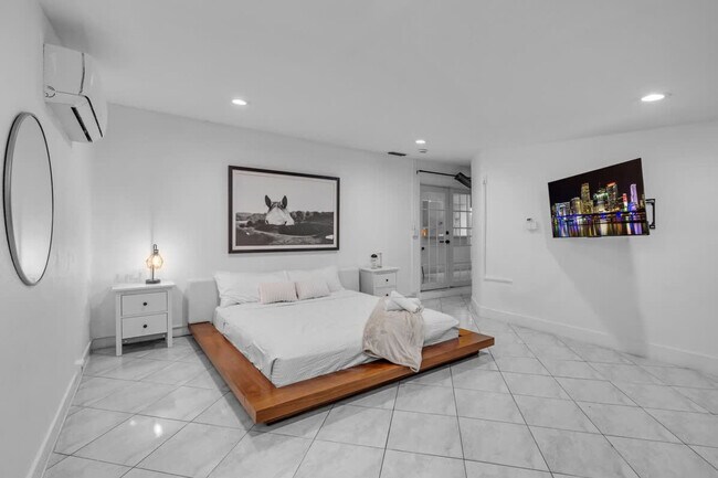 Building Photo - 18715 NW 10th Ct