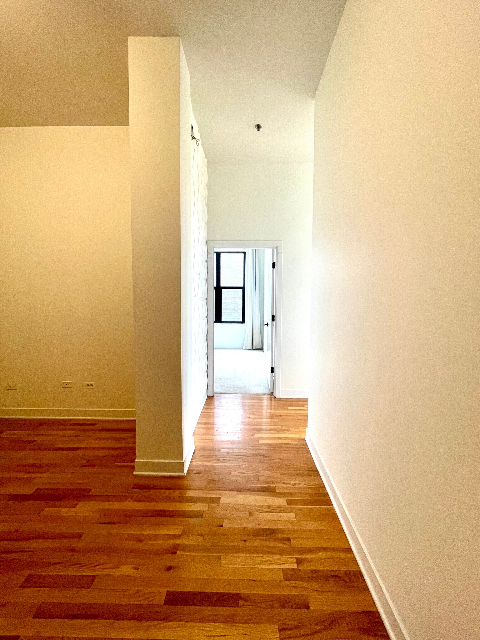 Building Photo - 2 S Leavitt St