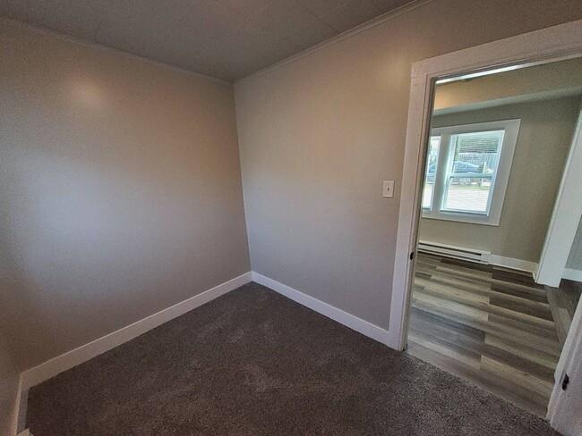 Building Photo - 520 14th Ave