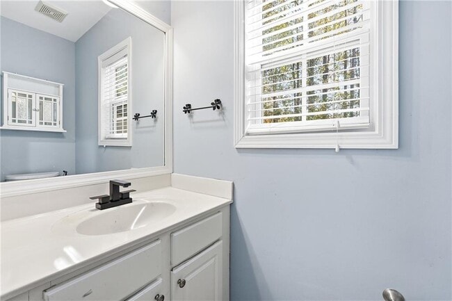 Building Photo - 5440 Village View Ln SW