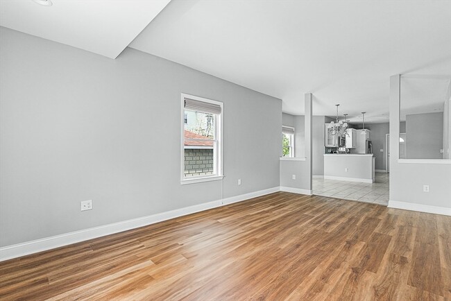 Building Photo - 76-78 Bradbury Ave