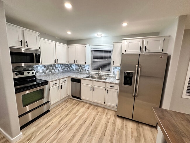 Building Photo - 328 E Livingston St