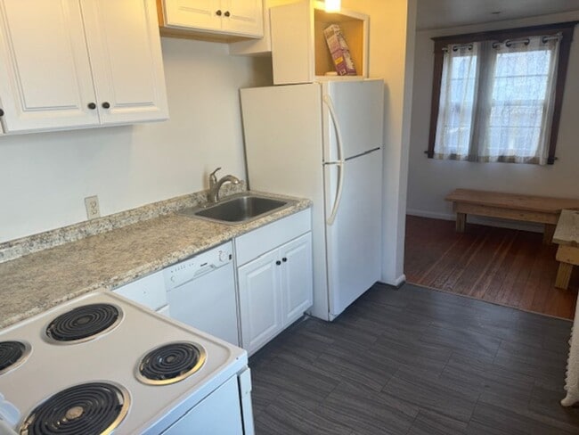 Building Photo - 3112 Fremont Ave S