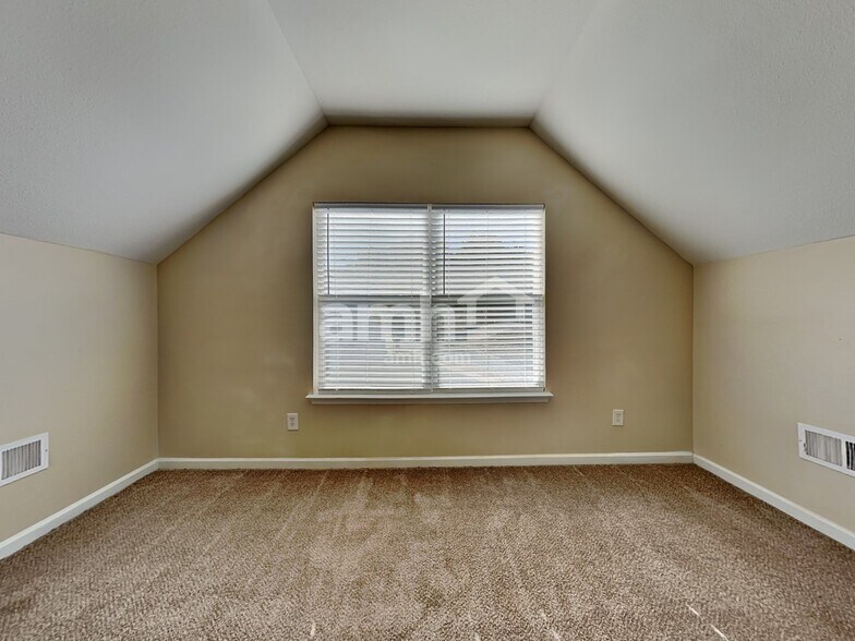 Building Photo - 8317 Rolling Meadows Ln