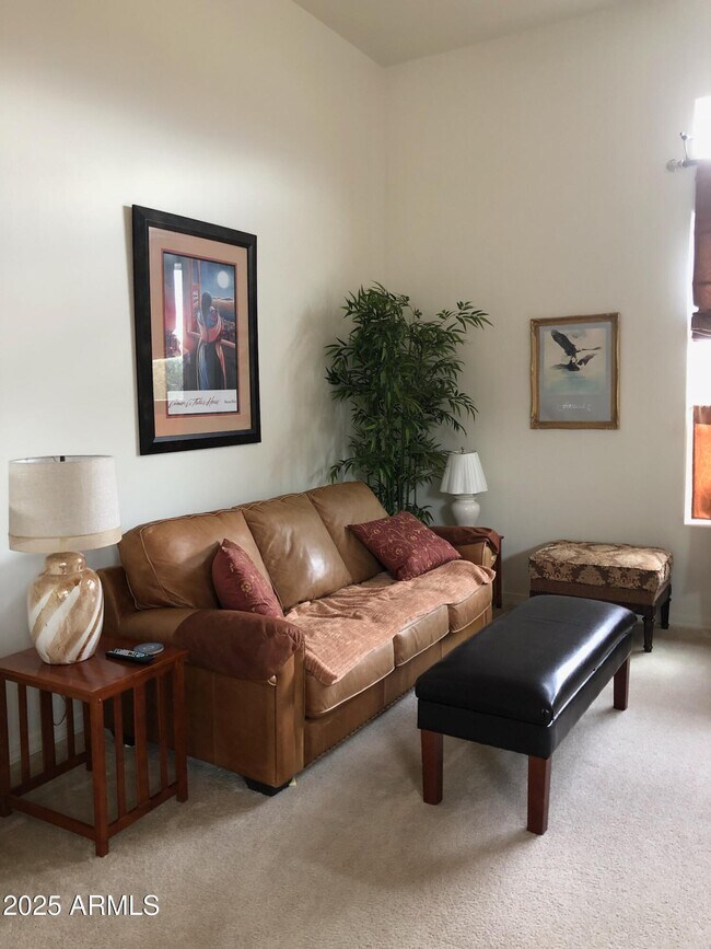 Building Photo - 5715 E la Privada Dr