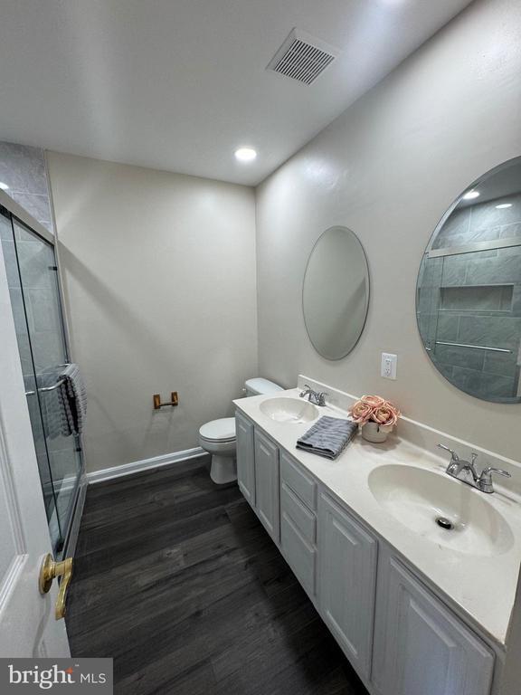 Building Photo - 10314 Butternut Cir