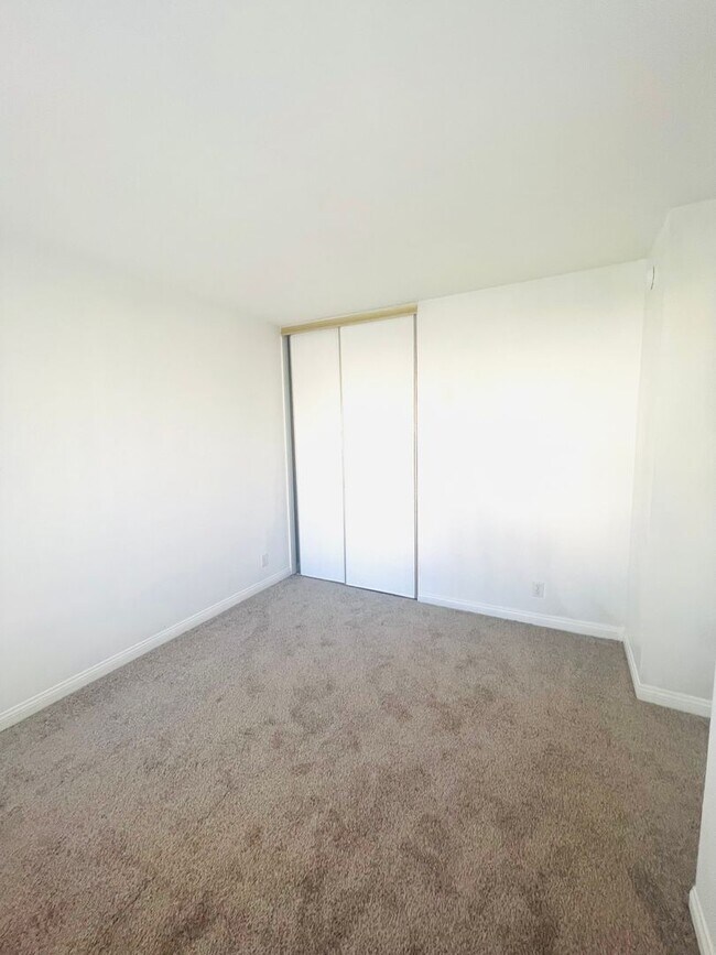 Building Photo - Todd Ranch Condo Welcome to the Todd Ranch Condo, 3-bedroom, 2-bathroom home located in the vibra...