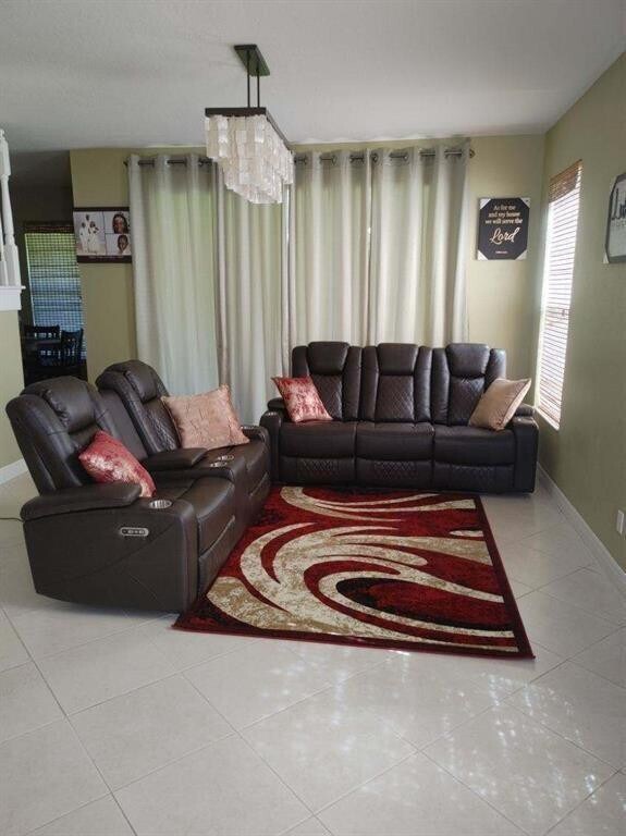 Building Photo - 2009 Grey Falcon Cir SW