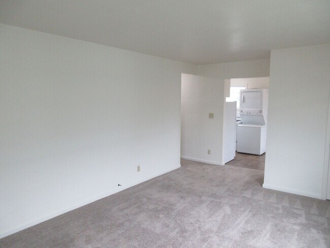 Building Photo - 2804 Claxter Rd NE
